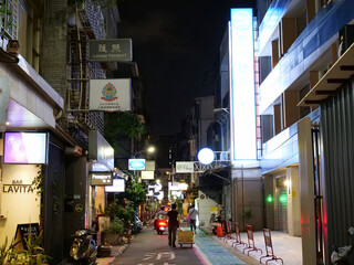 台湾の夜の歓楽街