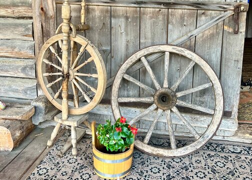 old wooden cart with flowers