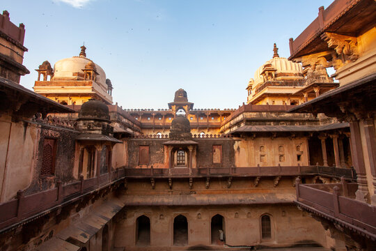 Exterior of the Datia Palace (Bir Singh Palace) in Datia, Madhya Pradesh, India, Asia
