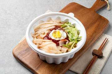 Korean food, noodles, cold noodles, pears, cucumbers, young radishes, bibim, eggs, radishes
