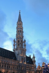 Fototapeta premium Spires of Twilight: A Christmas Evening in Brussels