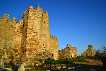 Enez Town, located in Edirne, Turkey, is an ancient ancient settlement. The Hagia Sophia Church and Enez Castle, built during the Byzantine period, are tourist attractions.