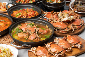 Korean food, red, crab, tempura, marinade, marinade, soy sauce, soup, steamed squid, stir-fried, braised tofu, pork, kimchi, stew, soybean paste, side dish, bean sprouts, anchovies, spinach