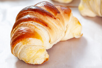 Croissant sobe toalha de mesa branca