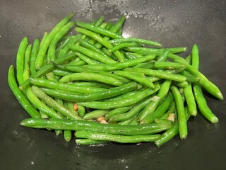 Fresh organic sauteed green beans - 769991568
