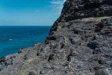 dike with Weathered and oxidized basalt Makapuu point，from the Koʻolau volcano in eastern Oahu,...