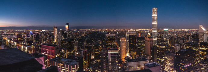 View of New York Manhattan during sunset hours - obrazy, fototapety, plakaty