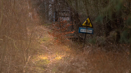 Leśna ścieżka do zakazanej strefy © Mateusz