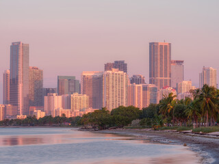 Miami Sunrise at the shore - 770110190