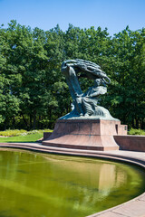 Łazienki Warszawskie - Pomnik Fryderyka Chopina
 - obrazy, fototapety, plakaty