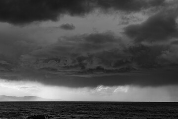 An afternoon of stormy weather on the Cantabrian coast! - obrazy, fototapety, plakaty