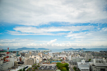 香川県丸亀市の市街地の風景