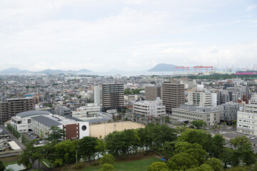 香川県丸亀市の市街地の風景