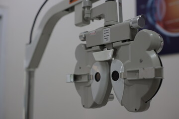 Phoropter eye exam 