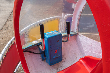 古い遊園地の乗り物