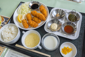 美味しそうなカキフライ定食