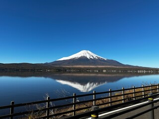 山中湖の逆さ富士　Fuji at Lake Yamanaka