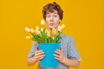 boy with tulips - 770246147