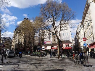 Street view of Place Saint-Michel, Paris