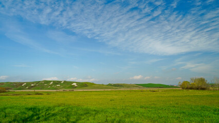  Panorama collinare della Val d'Orcia lungo il percorso ciclistico dell'Eroica. Provincia di Siena. Toscana , Italia