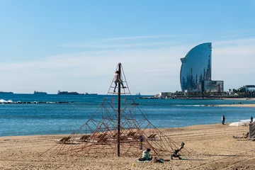 Foto auf Leinwand Spielplatz am Strand in Barcelona, Spanien © Robert Poorten