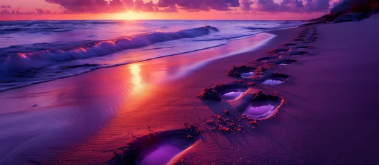 Rolgordijnen Coastal Glow: Footprints Embossed on Sandy Beach with Shimmering Twilight Reflections, AI-Generated © FUTURESEND