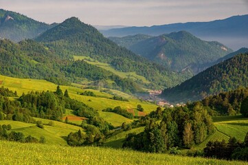 Spring View on Pieniny and Gorce mountain range in Beskids in Poland. Pieniny Mountains in the south of Poland. Located within the Pieniny National Park in Lesser Poland Voivodeship. Poland - Slovakia © Ivan