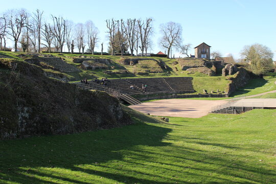 Site du théâtre romain à Autun