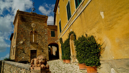 Borgo medievale di Lucignano d'Asso, Val d'Orcia, provincia di Siena. Toscana, Italia