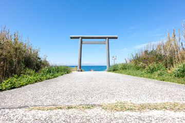 洲崎神社　一の鳥居と海に続く参道　千葉県南房総市