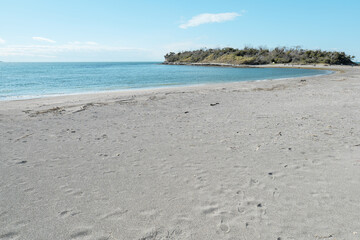 快晴の千葉県館山市の沖ノ島