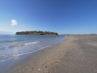 快晴の千葉県館山市の沖ノ島