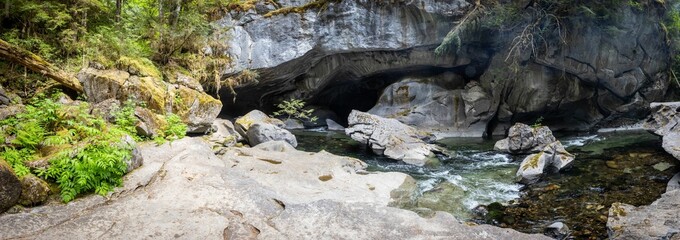 Fototapeta premium Little Huson Caves in Northern Vancouver Island