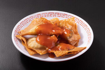 揚げワンタン　甘酢餡