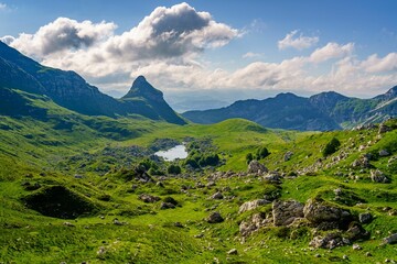 Fototapeta premium Tranquil view of Stozina Peak and Valovito Lake in Durmitor National Park of Montenegro
