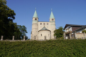 Fototapeta na wymiar Romanische Klosterkirche in Gernrode im Nördlichen Harzvorland in Sachsen-Anhalt