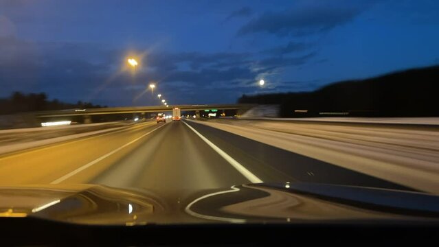 conduire une voiture de nuit	