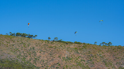 Paragliding Tandem-Gleitschirmflug vom Tafelberg zur Promenade Kapstadt Südafrika