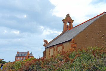 Kapelle am Leuchtturm von Ploumanach, Granit Rose, Bretagne