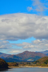 釜房湖の紅葉（宮城県）