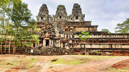 Ta Keo Temple - 11th Century Large pyramidal Khmer temple built by Jayavarman V at Siem Reap, Cambodia, Asia - obrazy, fototapety, plakaty