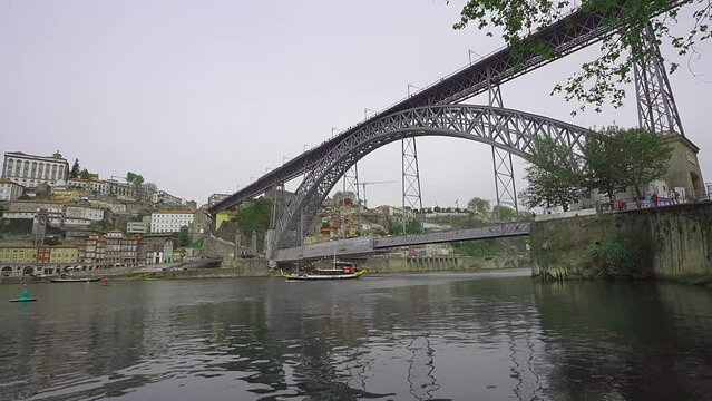 Dom Luís I bridge in Porto, Portugal
