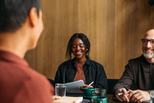 Relaxed job interview in cafe