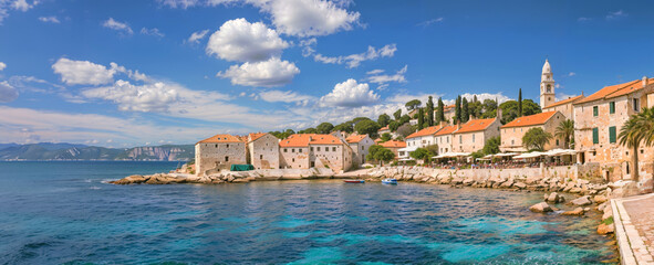 The harbor of the old Adriatic island town of Hvar. - obrazy, fototapety, plakaty