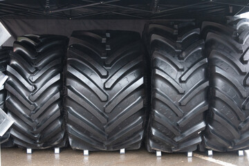 Huge wheels for agricultural machinery