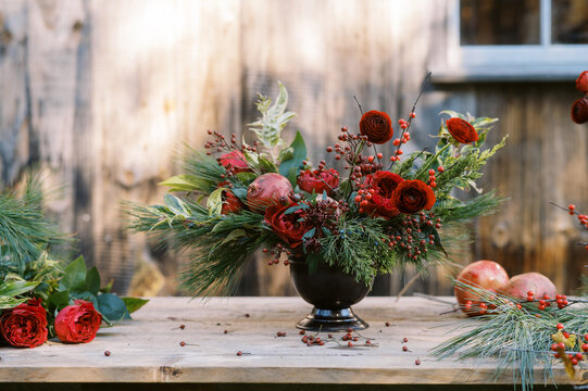 christmas themed floral centerpiece 