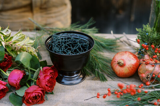 christmas themed floral centerpiece 