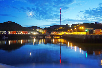 Helgoland Hummerbuden am Binnenhafen abends