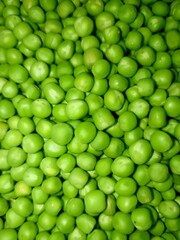 green peas background