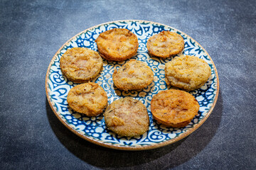 verdura en tempura con salsa de miel y mostaza